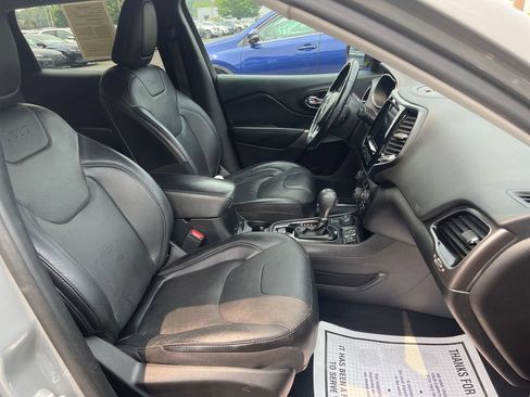 Used 2019 Jeep Cherokee Limited AWD/4WD image 20