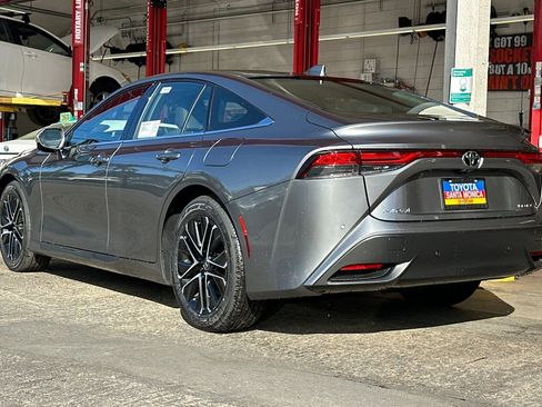New 2026 Toyota Mirai RWD image 5