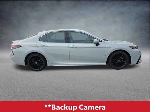 Used 2023 Toyota Camry XSE FWD image 4