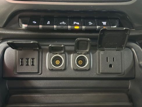 Used 2015 Chevrolet Silverado 2500 LTZ w/ Duramax Plus Package image 35