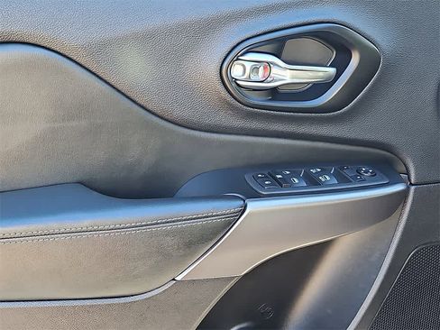 Used 2022 Jeep Cherokee Latitude Lux image 11