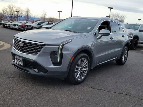 Used 2024 Cadillac XT4 Premium Luxury image 7