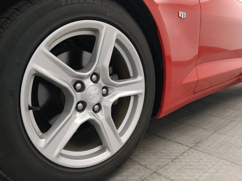 Used 2020 Chevrolet Camaro LT RWD image 31
