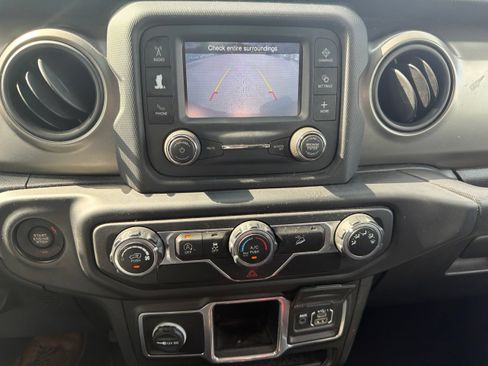 Used 2018 Jeep Wrangler Unlimited Sport AWD/4WD image 13