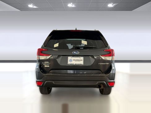 Used 2019 Subaru Forester Premium w/ All-Weather Package image 10