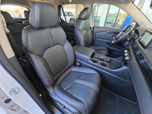Used 2025 Honda Pilot Touring image 20