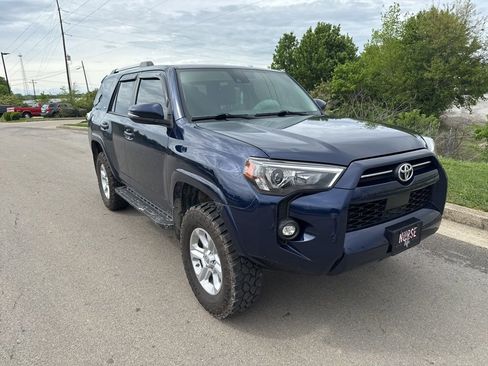 Used 2021 Toyota 4Runner SR5 Premium w/ Moonroof Package AWD/4WD image 2