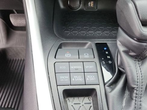 Used 2024 Toyota RAV4 LE image 20