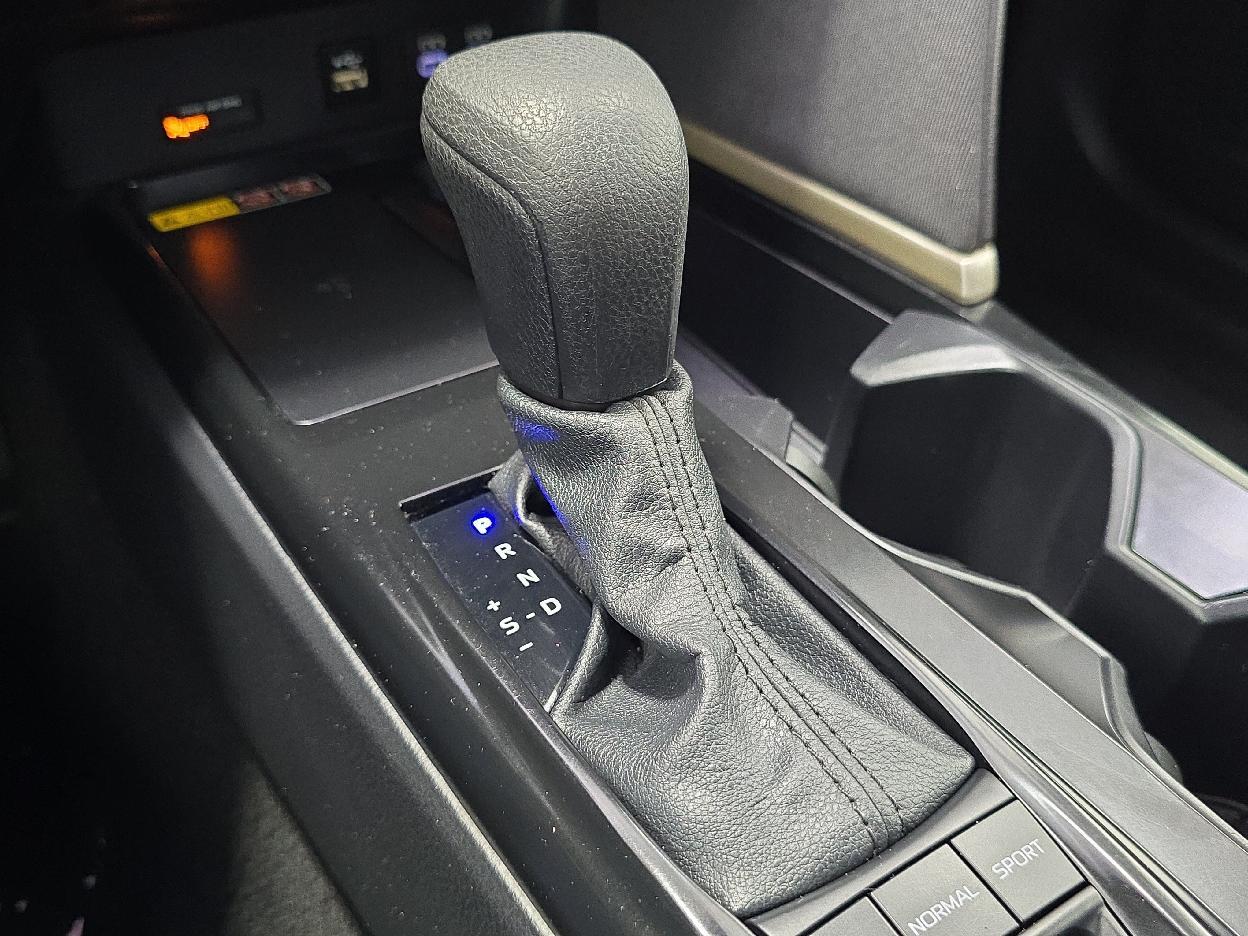 Used 2025 Toyota Camry LE FWD image 30