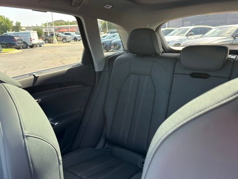 Used 2025 Audi Q5 Premium w/ Premium Plus AWD/4WD image 11