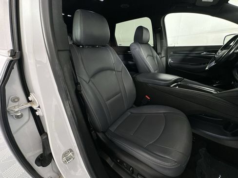 Used 2024 Buick Enclave Premium AWD/4WD image 27