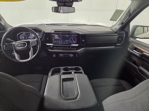 Used 2024 GMC Sierra 1500 Elevation image 25