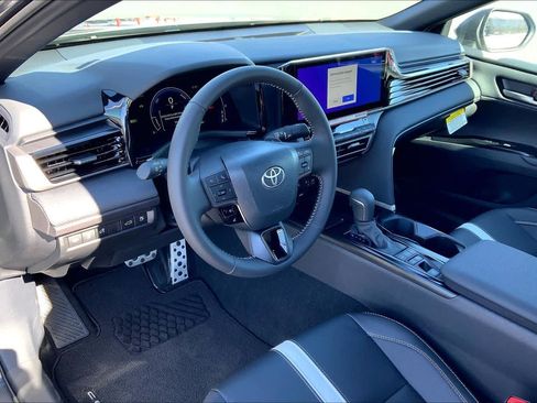 New 2026 Toyota Camry SE image 8