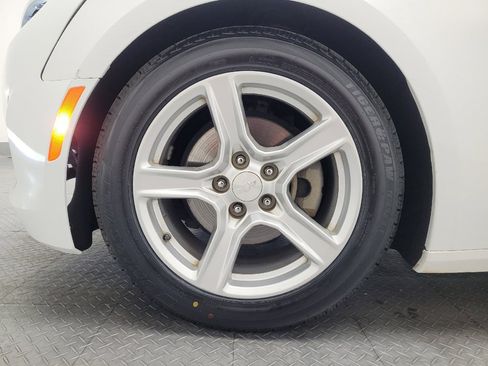 Used 2020 Chevrolet Camaro LT RWD image 31