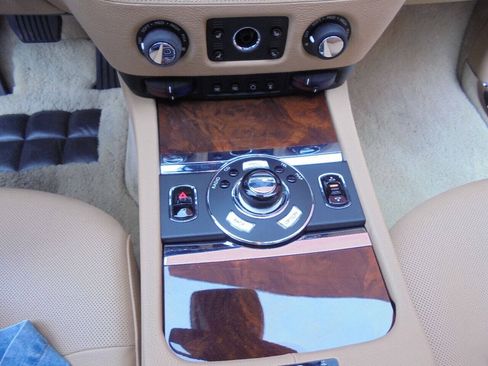 Used 2011 Rolls-Royce Ghost RWD image 22