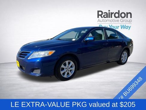 Used 2011 Toyota Camry LE FWD image 3