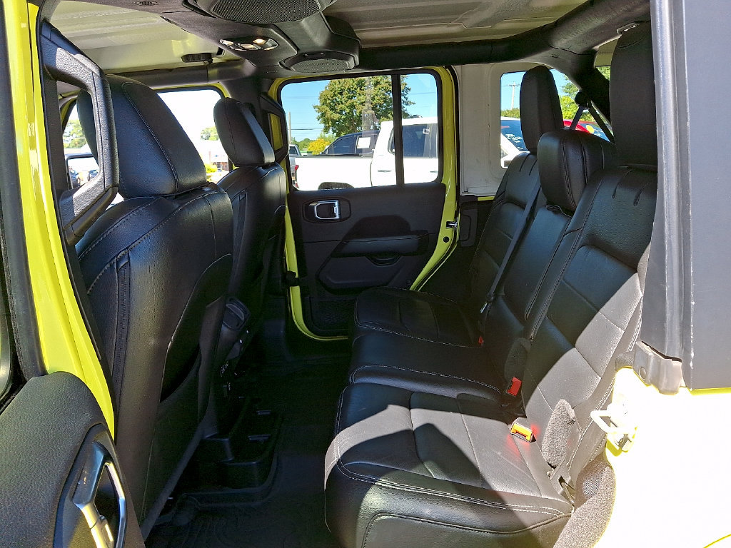 Used 2022 Jeep Wrangler Unlimited Sahara w/ Cold Weather Group AWD/4WD image 10