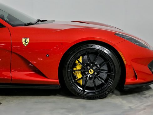 Used 2018 Ferrari 812 Superfast RWD image 14