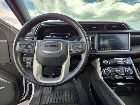 Used 2021 GMC Yukon Denali w/ LPO, Illumination Package image 16