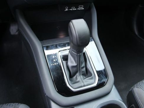 Certified 2025 Subaru Forester Premium AWD/4WD image 26