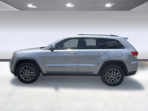 Used 2019 Jeep Grand Cherokee Laredo w/ Laredo X Package RWD image 2