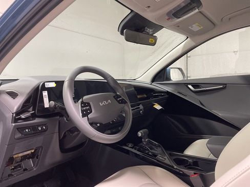New 2026 Kia Niro EX image 17