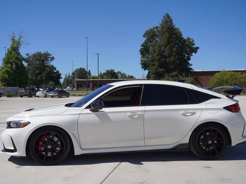Used 2025 Honda Civic Type R image 3
