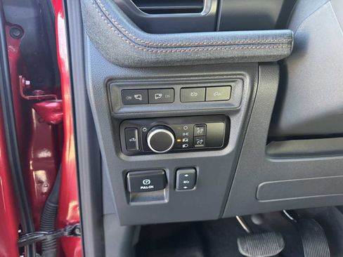 Used 2024 Ford F150 Lightning Lariat image 22