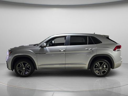 Certified 2021 Volkswagen Atlas Cross Sport SE w/ Panoramic Sunroof Package FWD image 3