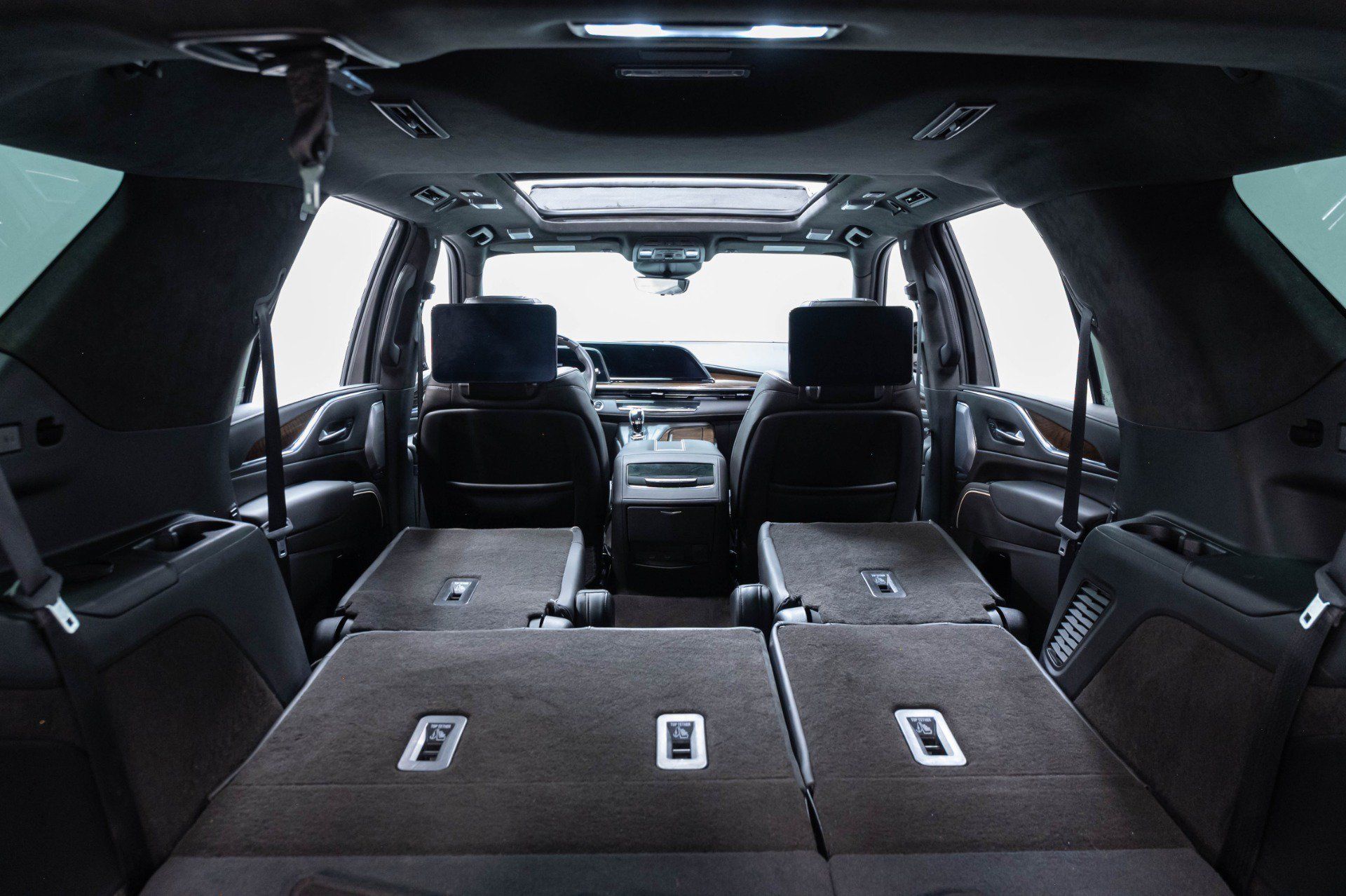 Used 2024 Cadillac Escalade Premium Luxury Platinum AWD/4WD image 44