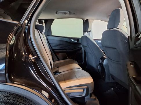 Used 2021 Ford Escape SE w/ Cold Weather Package image 9