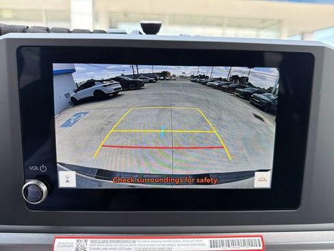 Used 2025 Toyota Tacoma TRD Sport AWD/4WD image 19