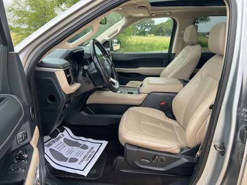 Used 2023 Ford Expedition Max Limited RWD image 10