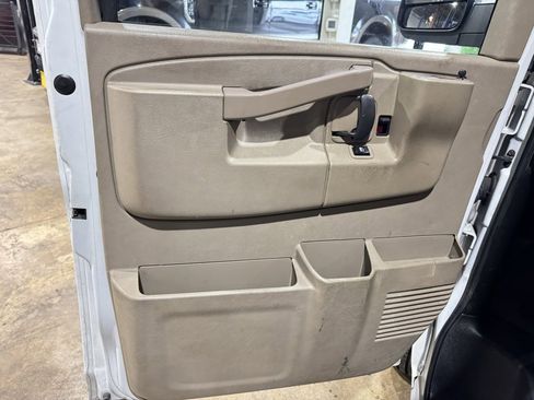 Used 2020 Chevrolet Express 3500 w/ Driver Convenience Package image 13