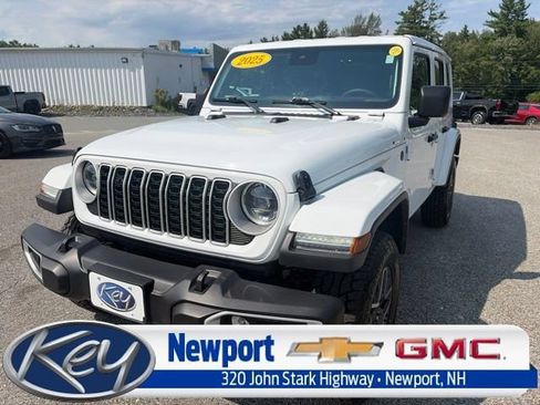 Used 2025 Jeep Wrangler Unlimited Sahara AWD/4WD image 1