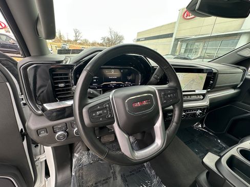 Used 2025 GMC Sierra 1500 SLT image 31