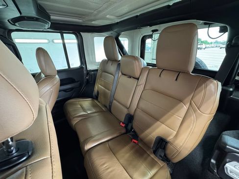 Used 2021 Jeep Wrangler Unlimited Sahara w/ Uconnect 4C Nav & Sound Group AWD/4WD image 20