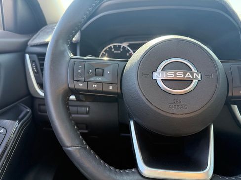 Certified 2023 Nissan Rogue SV w/ SV Premium B Package FWD image 18