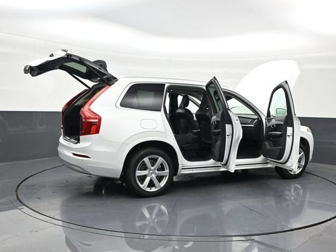 Used 2022 Volvo XC90 T5 Momentum FWD image 31