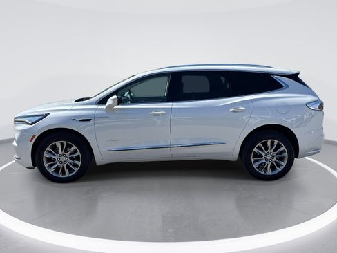 Used 2023 Buick Enclave Avenir w/ Avenir Technology Package image 5