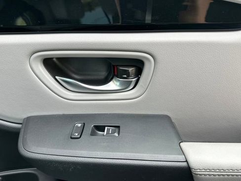 Used 2025 Honda Pilot Touring image 21