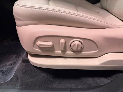 Used 2023 Buick Enclave Essence FWD image 14