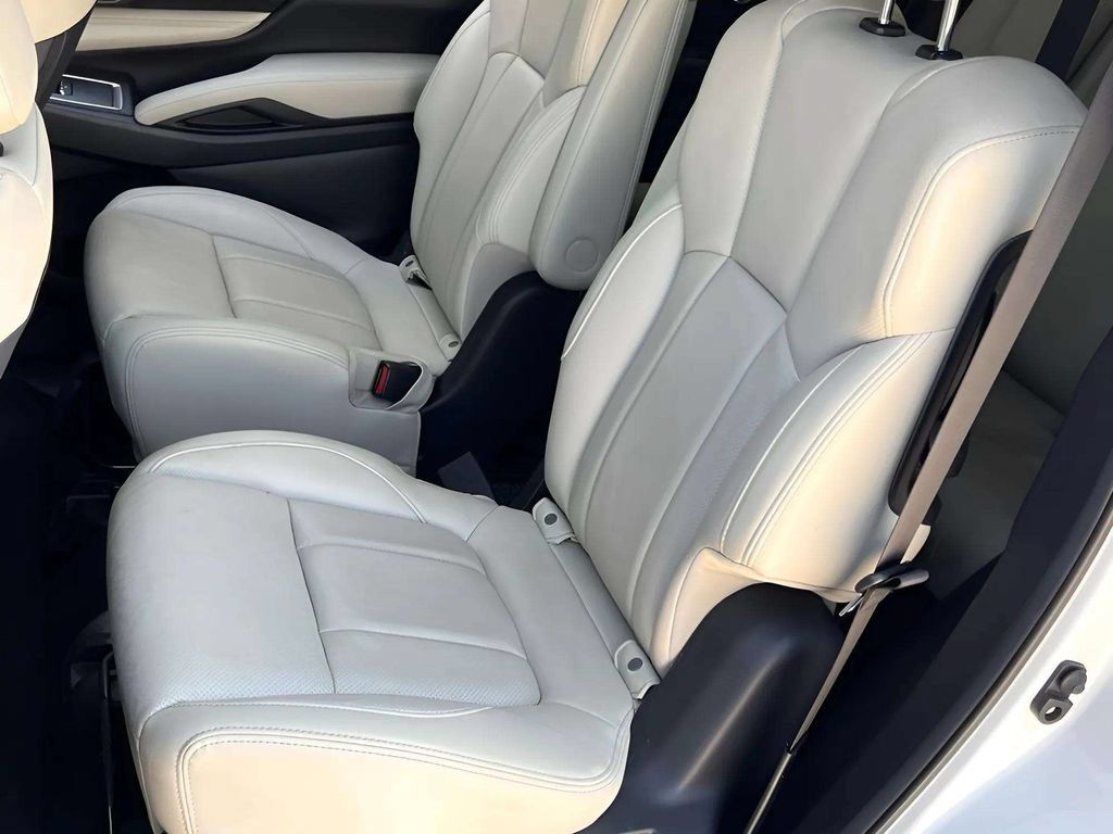 Used 2019 Subaru Ascent Limited AWD/4WD image 9