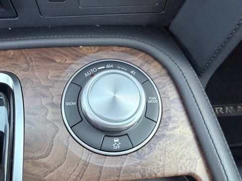 Certified 2024 Nissan Armada SL image 19