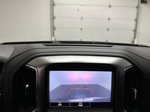 Used 2021 Chevrolet Silverado 1500 LT Trail Boss w/ Convenience Package II image 32