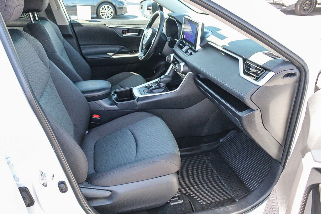 Certified 2025 Toyota RAV4 XLE AWD/4WD image 7