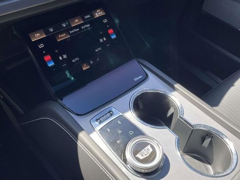 New 2026 Cadillac Vistiq Sport image 25