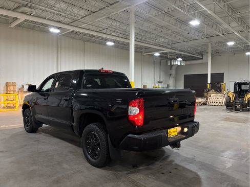 Used 2020 Toyota Tundra SR5 w/ SR5 Convenience Package AWD/4WD image 4