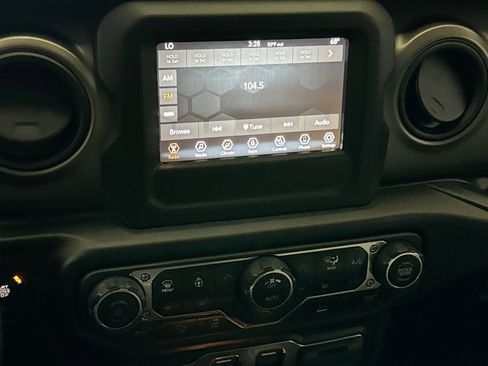 Used 2022 Jeep Wrangler Sport S image 23