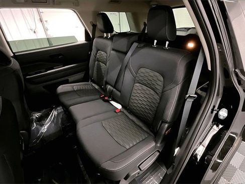 New 2025 Nissan Pathfinder SV w/ Cargo Package image 10